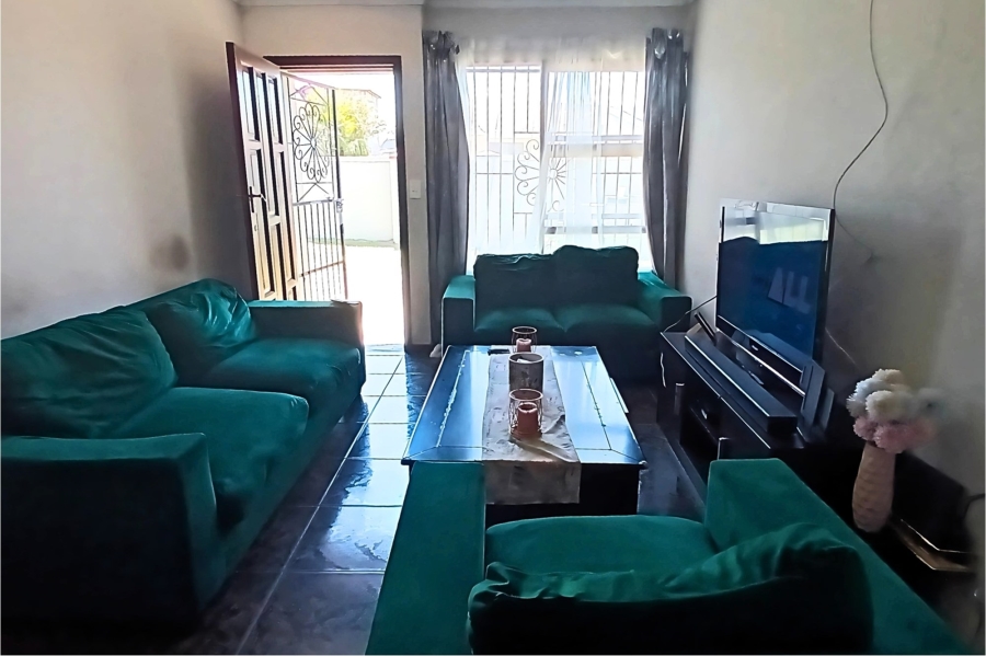 5 Bedroom Property for Sale in Morningside Eastern Cape